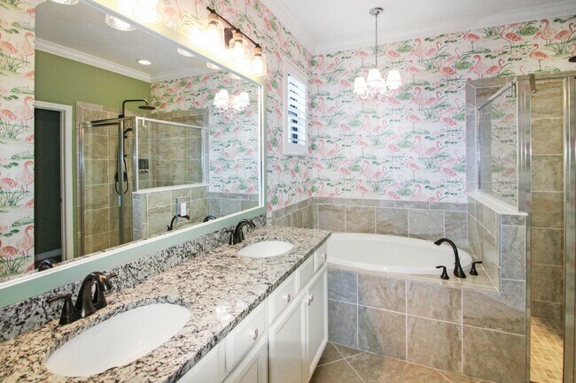 Building Photo - Sarasota National Annual Pool Home for Rent