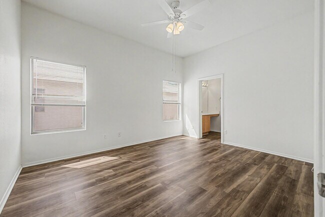 Building Photo - 16489 N Oachs Dr