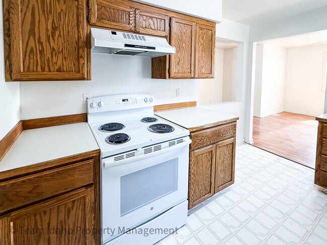 Building Photo - 562 Deer Meadow Ct