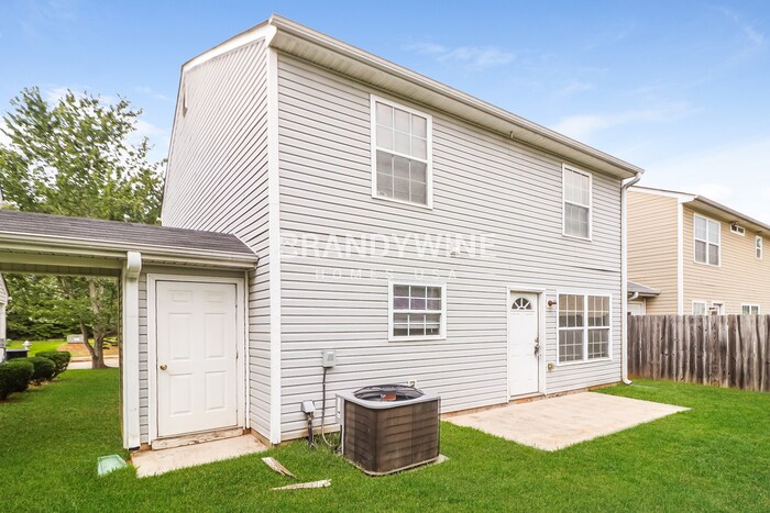 Building Photo - 628 Stadler Pointe