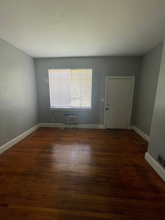 Building Photo - 2715 Watson Dr