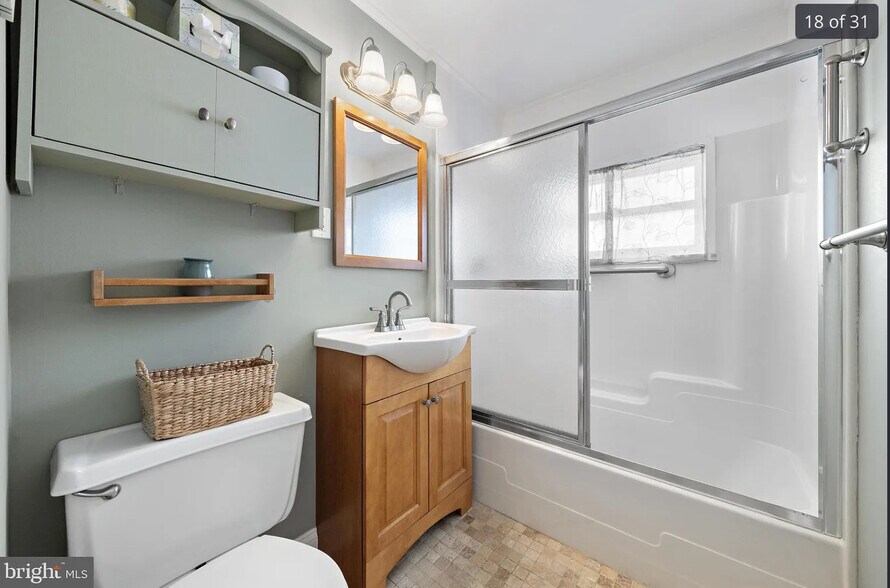 Building Photo - 52 Florence Ln