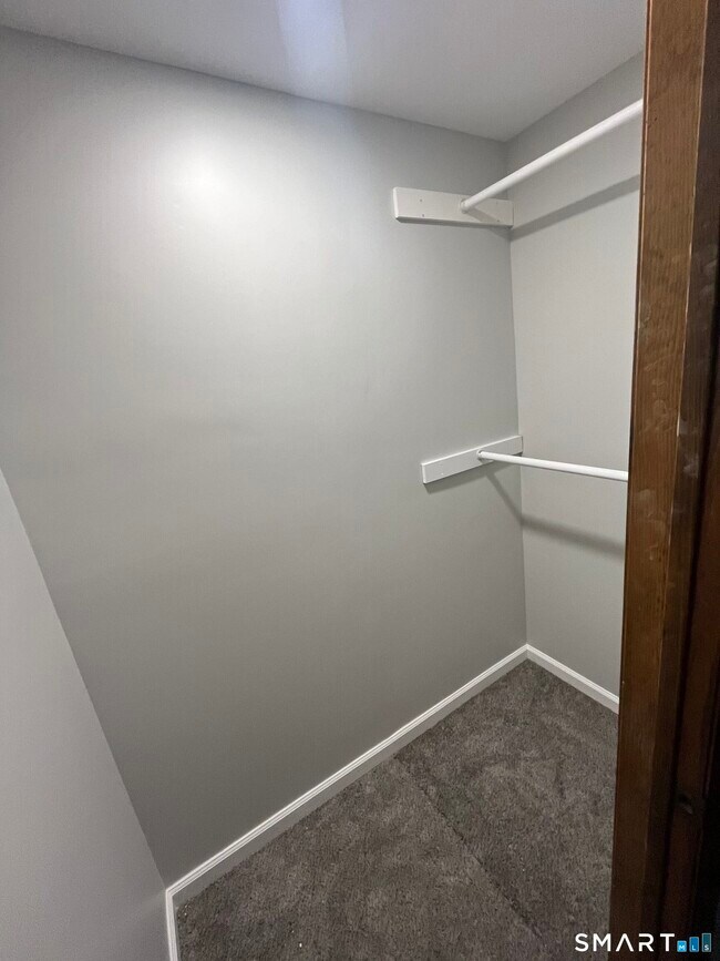 Building Photo - 14 Plymouth Ave