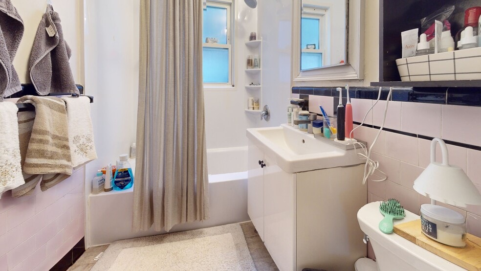 Building Photo - 101 Colborne Rd