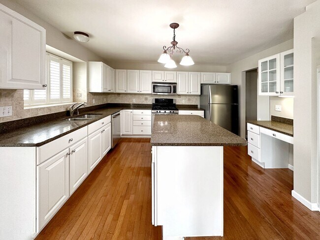 Building Photo - Coming Soon! Stunning Home!