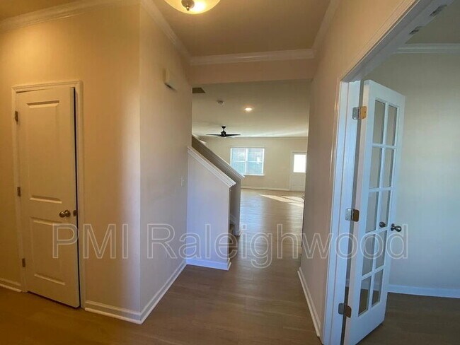 Building Photo - 2124 Fox Chapel Pl