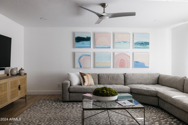 Building Photo - 6629 E Dreyfus Ave