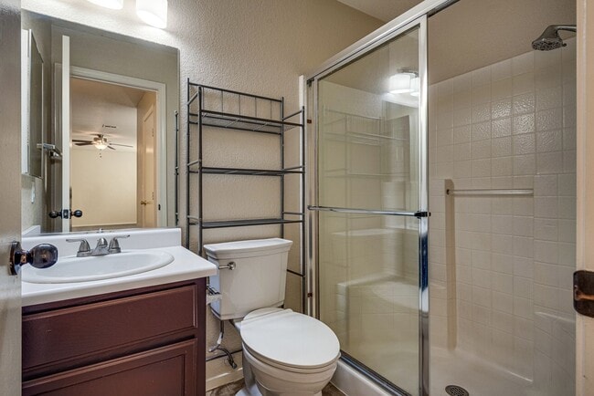 Building Photo - Beautiful 3 Bedroom, 2 Bathroom Townhouse w/ attached 1 Car Garage & Community Pool.