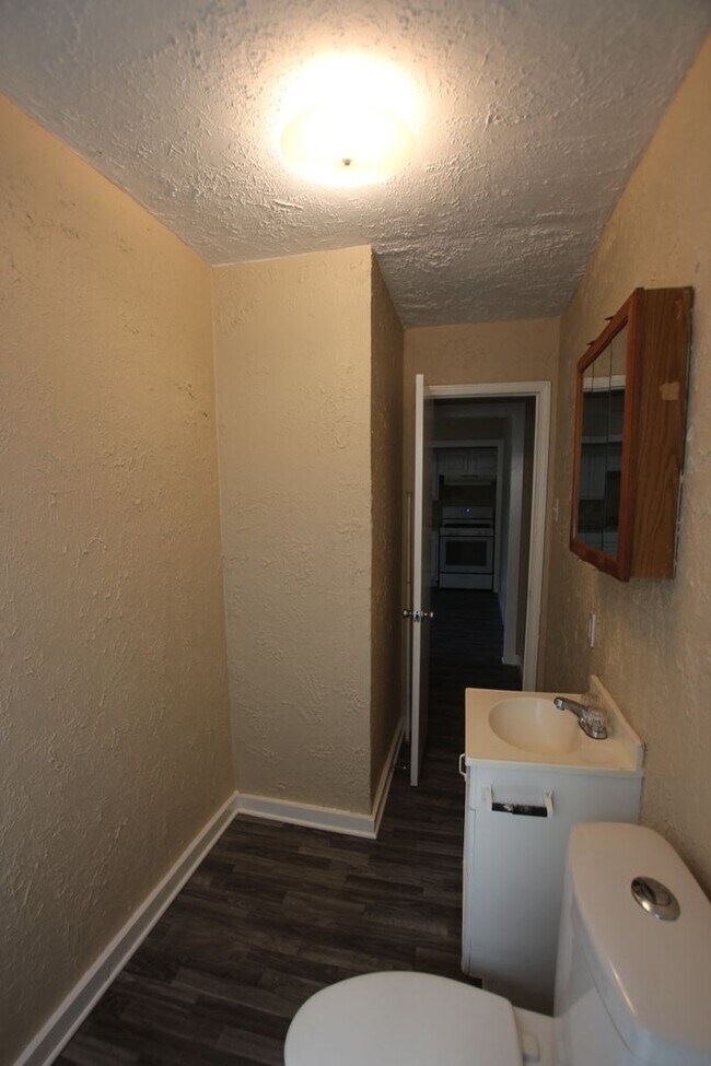 Building Photo - Available! 1 Bedroom, 1 Bath in Tyler!