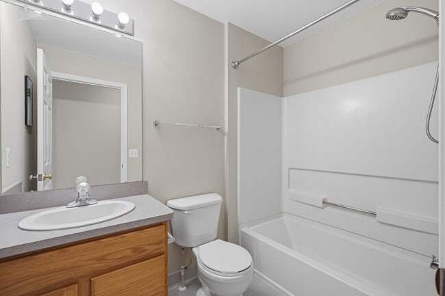 Building Photo - 39475 Springwater Dr