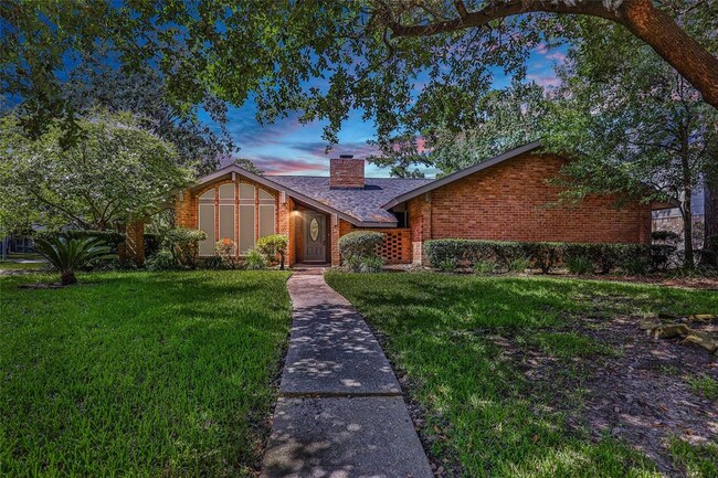 Building Photo - 7703 Pine Cup Dr