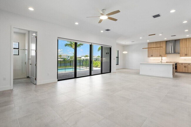 Building Photo - 8311 Essex Country Clb Dr