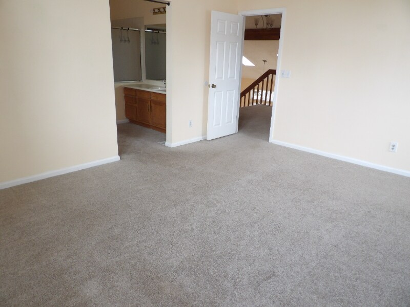 Building Photo - 3830 Gingham Way