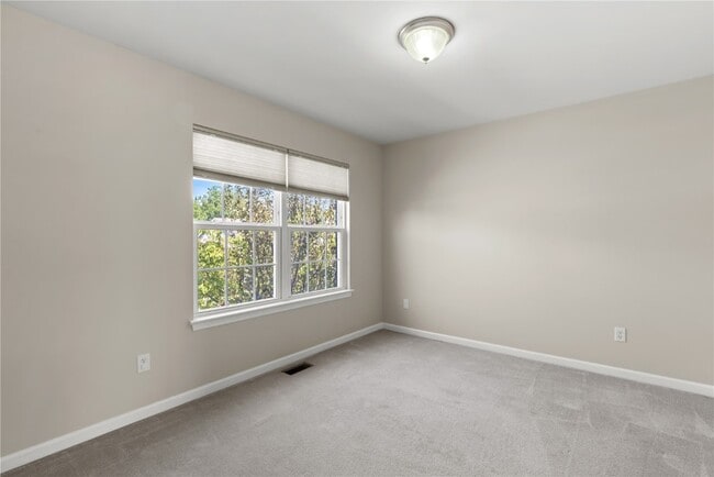 Building Photo - 184 Berry Manor Cir