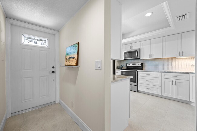 Building Photo - 9239 SE Riverfront Terrace