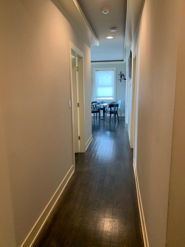 Building Photo - 4234 S Ellis Ave