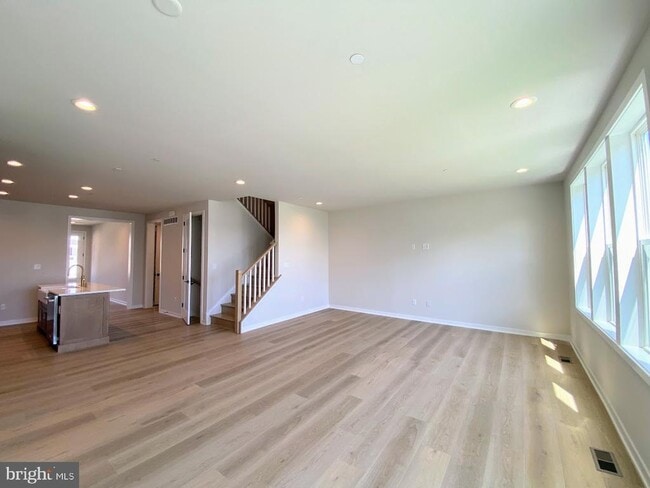 Building Photo - 408 HARTNUP St