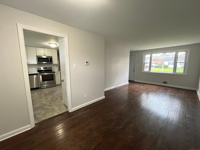 Building Photo - 112 Brookside Cir