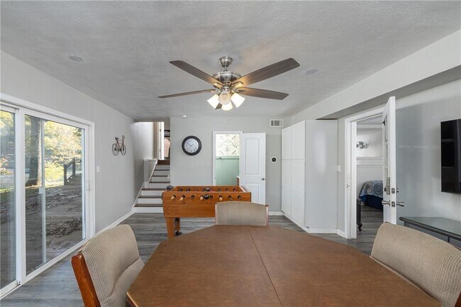 Building Photo - 12 Itetbury Ln