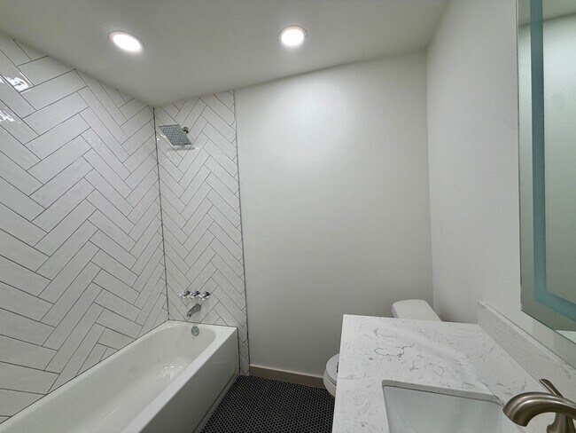 Building Photo - 10801 Rick Dr