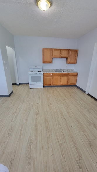 Building Photo - 464 Wethersfield Ave