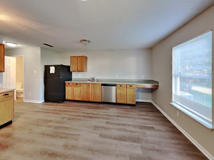 Building Photo - 9207 Wandflower Dr