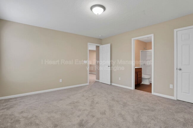 Building Photo - 7449 Sugarbark Dr