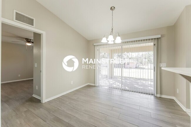 Building Photo - 3 Bedroom Pet-Friendly Home in Lehigh Acre...