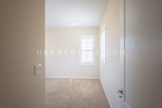 Building Photo - Questa Village - Mountain House- Spacious ...