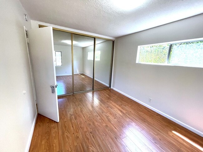 Building Photo - Newly Remodeled 3BD/1.5BA Duplex in Culver City!