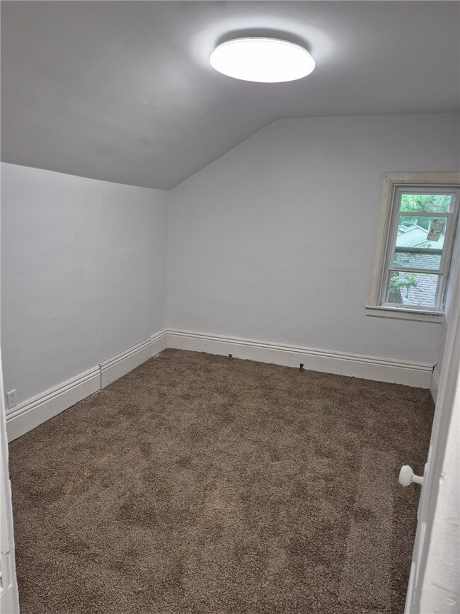 Building Photo - 18 Bauer St