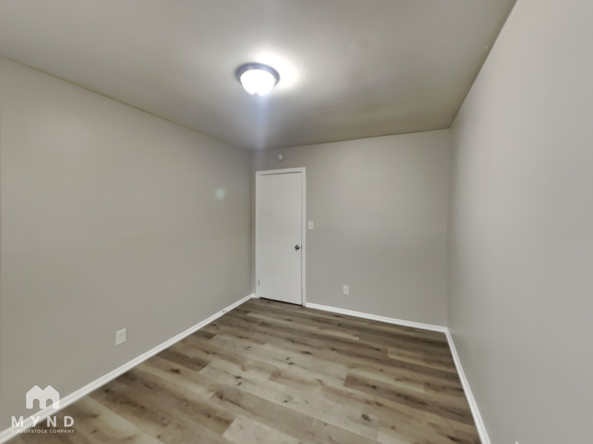 Building Photo - 5465 Deerfield Trail