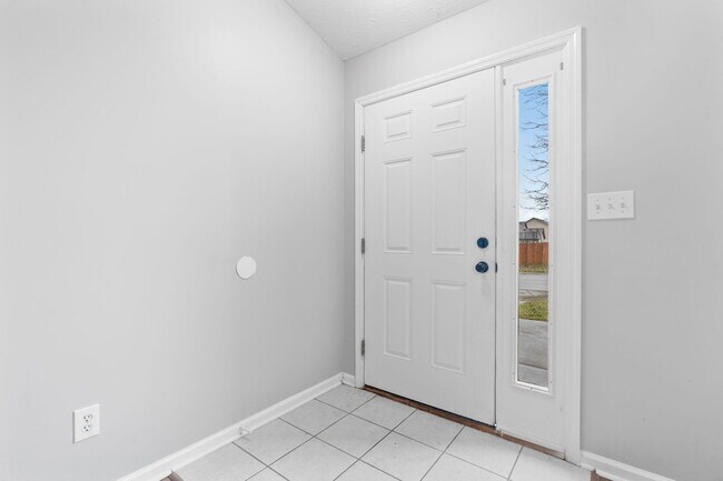 Building Photo - 305 Spring Valley Ln