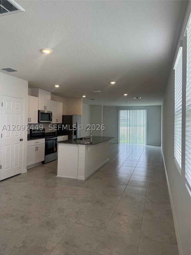 Building Photo - 3889 Giorgio Dr