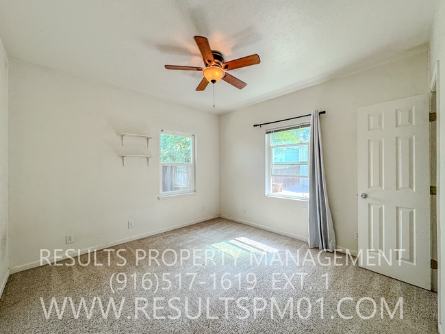 Building Photo - Adorable 2 Bedroom Charmer