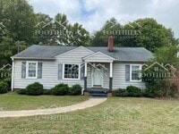 Building Photo - 3-Bed Ranch with Spacious Yard and Modern ...