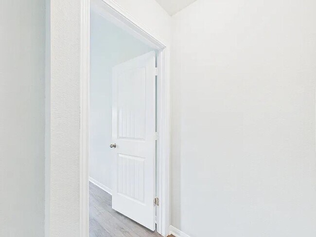Building Photo - Spacious one-level home in Glenwood!