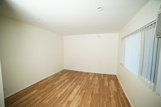 Building Photo - Newly remodeled studio in a gated building with pool and laundry room!