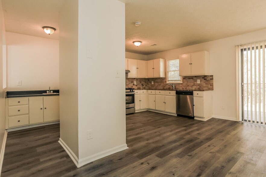 Building Photo - 2564 Snake Ct