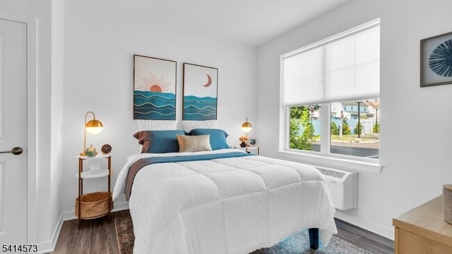 Building Photo - 47 Kossuth St