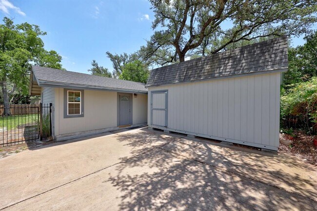 Building Photo - 11205 D-K Ranch Rd