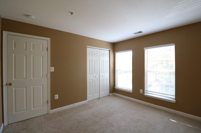 Building Photo - Spacious 2BD/2BA Condo with Balcony in Fountain Hills!