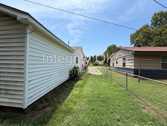 Building Photo - 3506 N Peniel Ave