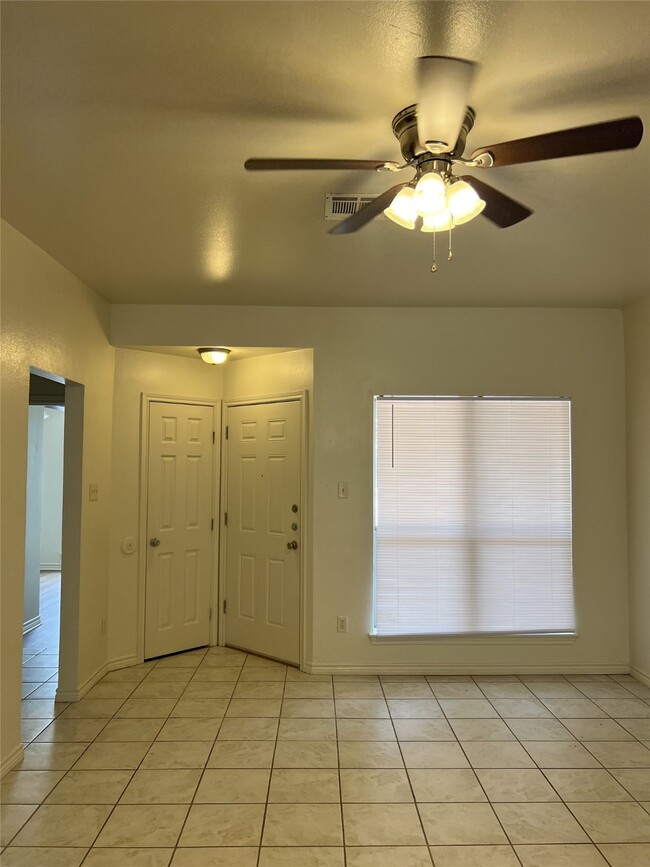 Building Photo - 712 Sharp St