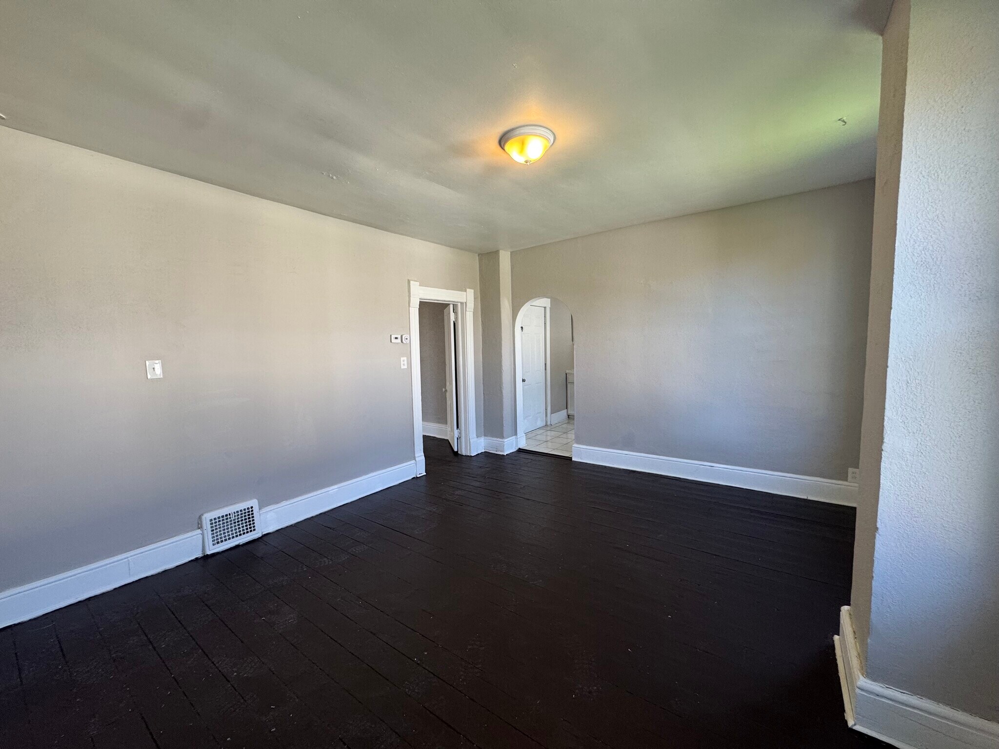 Building Photo - 713 Garfield Ave SW