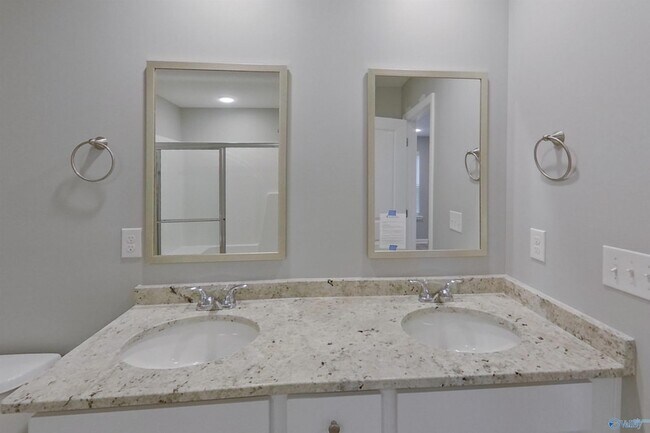 Building Photo - 394 Angela St