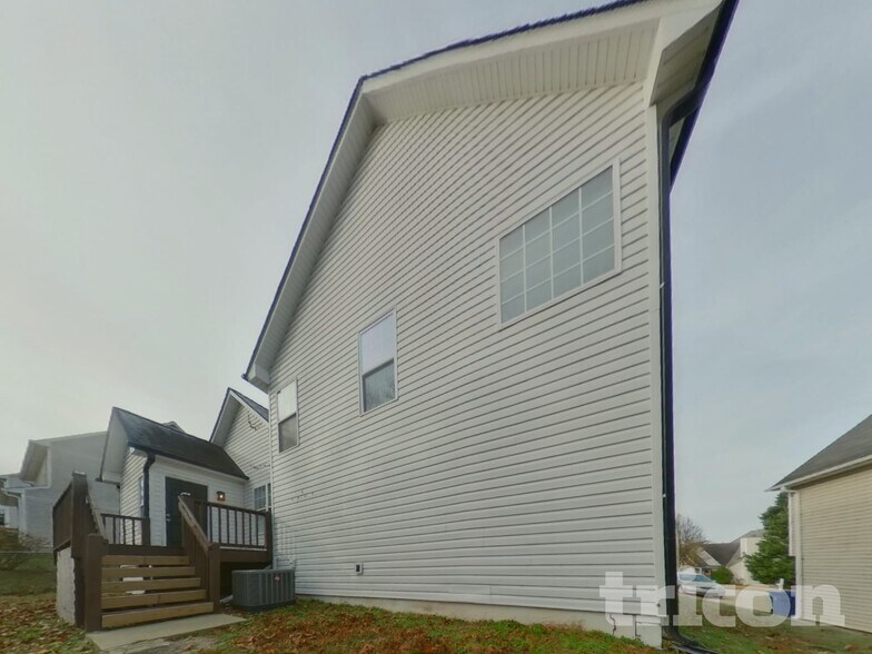 Building Photo - 304 Lafayette St