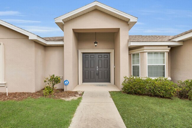 Building Photo - Beautiful 3/2/2 House for Rent. Available Now!