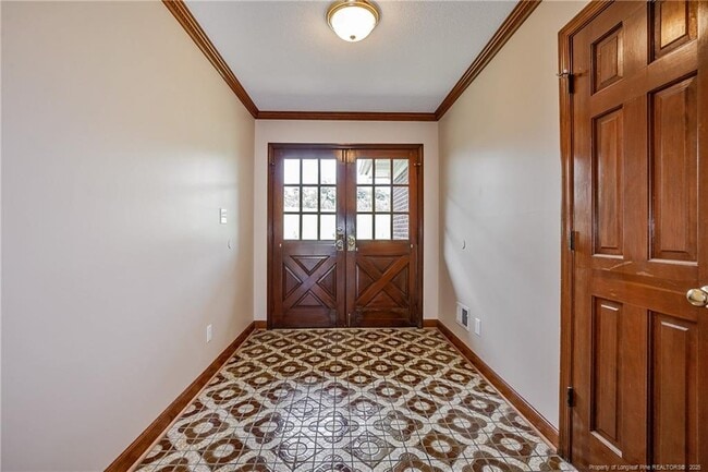 Building Photo - 329 Eddies Ln