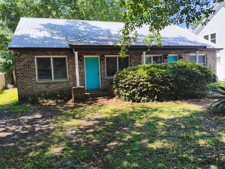 Building Photo - 569 Mary Lou Ave